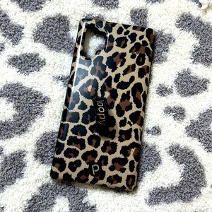 Loopy leopard case